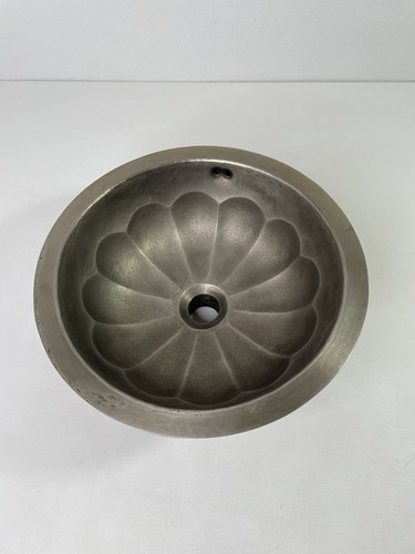 Bates and - hammered, petal